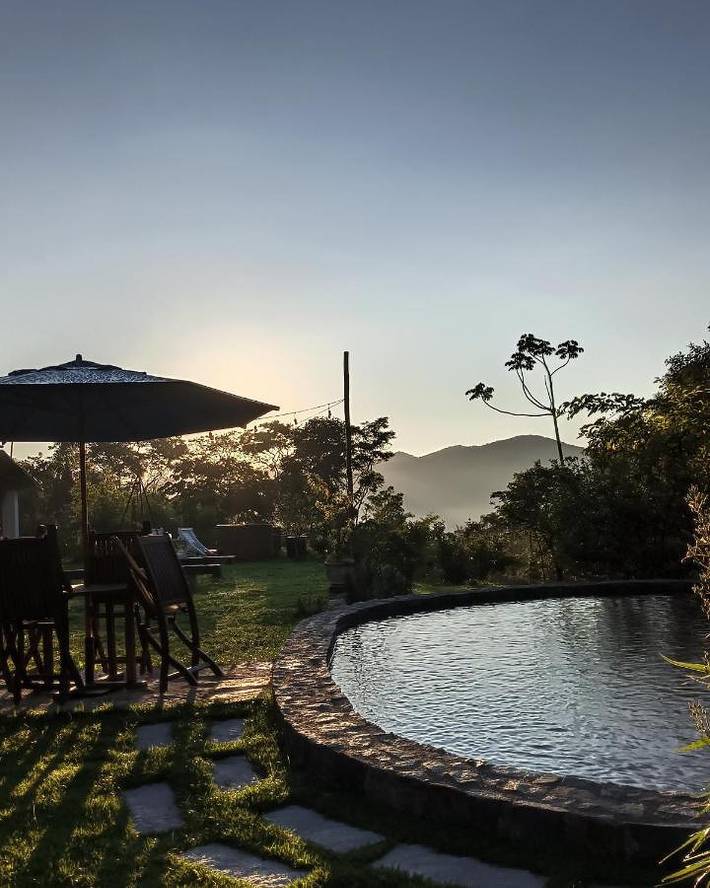 Casas e apartamentos de temporada para 11 pessoas, com piscina e jardim e ainda vista para o lago and vista, com animais de estimação em Nova Friburgo