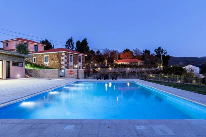 Maison de campagne pour 5 personnes, avec Terrasse et Jardin ainsi que Bassin pour enfant et Piscine dans Vilar de Mouros