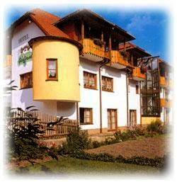Hotel, mit Balkon