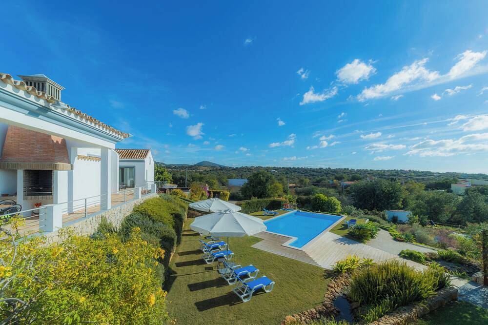 V3 Casa Ariolos Ii in Estoi with shared pool in Estoi, Faro