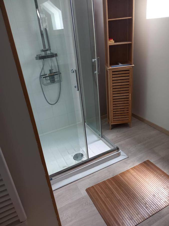 Double Room with Private Bathroom in Roz-sur-Couesnon, Baie du Mont-Saint-Michel