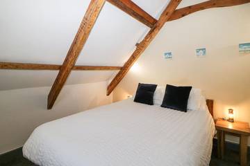 Holiday Home for 4 People in Plymouth, South West England, Photo 4