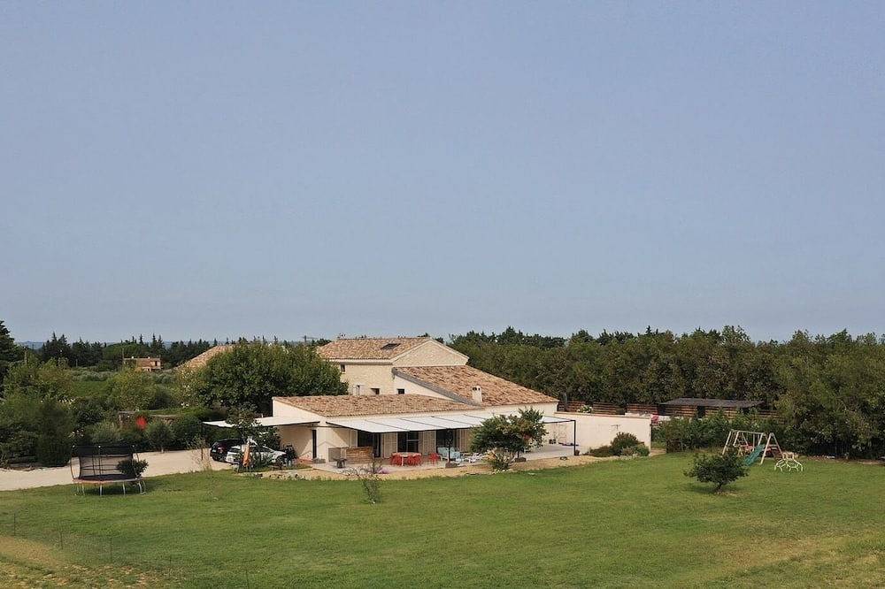 Location De Vacances pour 6 Personnes dans Pernes-les-Fontaines, Provence