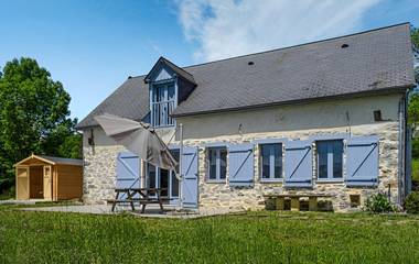 Gîte pour 7 personnes, avec terrasse à Aramits