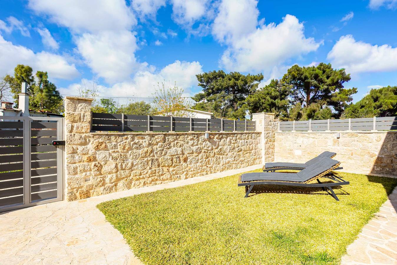 Ag Stone Home - Idyllic Beachside Villa in Isthmia in Korinthia