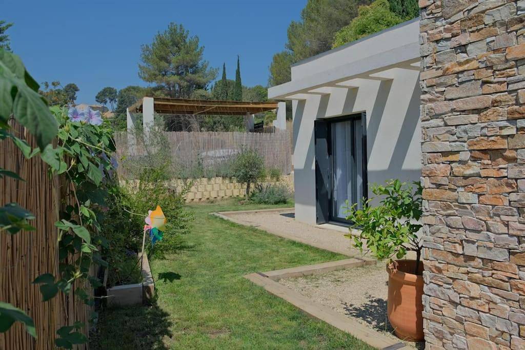 Three-Bedroom Villa in Aix-en-Provence, Aix-en-Provence en omgeving