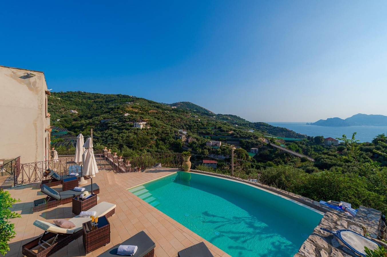 Villa 'Historic Relais Santa Lucia' with Sea View, Wi-Fi and Air Conditioning in Annunziata, Massa Lubrense