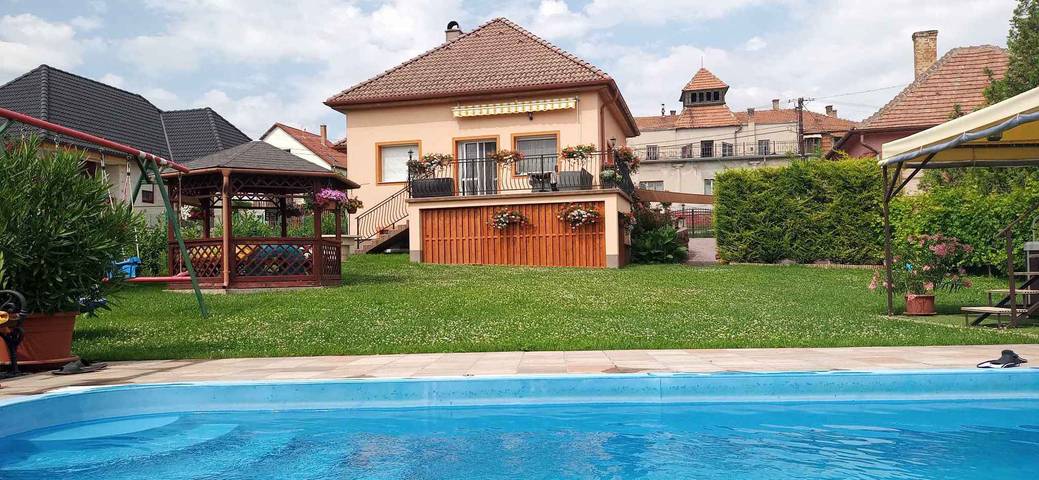 Chalet für 6 Personen, mit Garten und Sauna in Ungarn