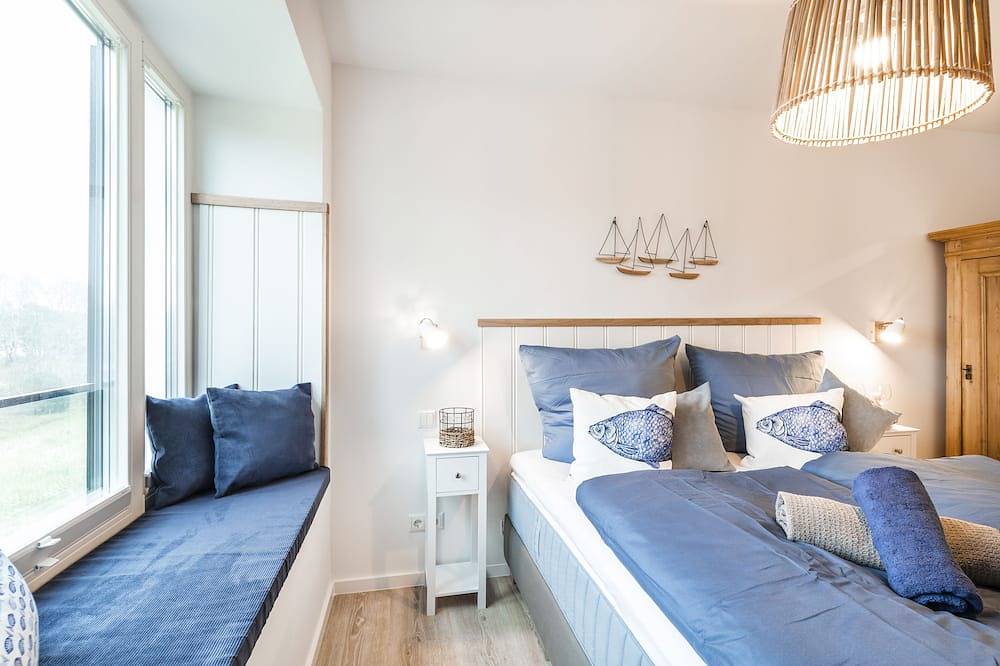 Geheel appartement, Sea view for 4 people, 2 en-suite bathrooms, balcony, directly on the beach in Prora, Binz