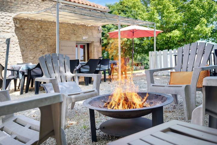 La Jandrine – Casa con encanto y piscina privada climatizada en el corazón del Périgord in Limeyrat, Périgord Noir