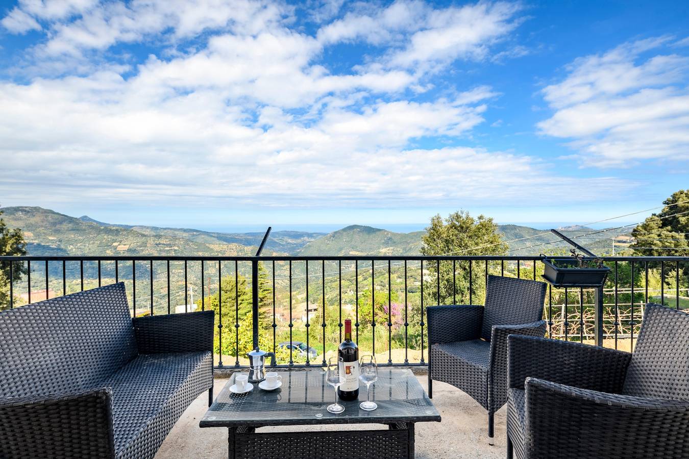 Casa de vacaciones "Casa Jerzu S'Essia De Su Santu" con vistas al mar, jardín y Wi-Fi in Jerzu, Barbagia