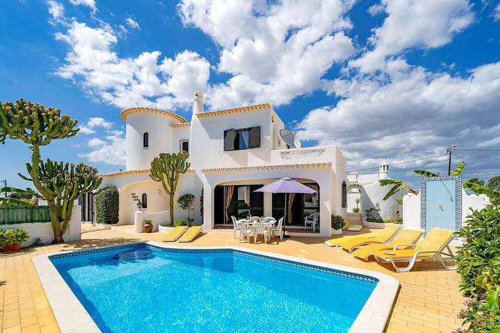 Villa für 7 Personen, mit Terrasse und Garten - 1