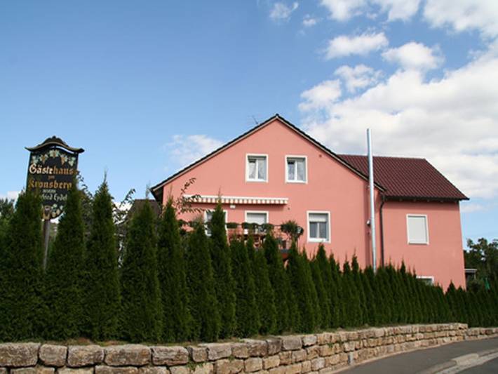 Gästehaus zum Kronsberg - Doppelzimmer mit Dusche und Wc in Iphofen, Fränkisches Weinland