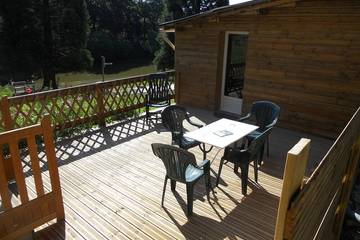 Gîte pour 4 personnes, avec terrasse et jardin à Lescure-Jaoul