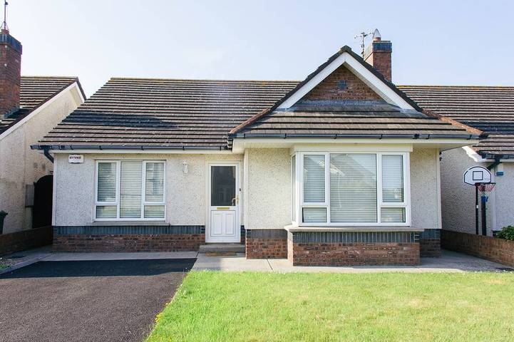 Holiday rental for 5 people, with hot tub and terrace as well as garden in County Meath