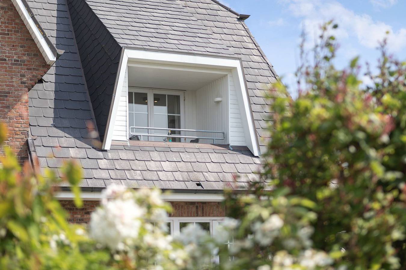Ganze Wohnung, Bestlage zwischen Dorfteich & Dünen. Traumhaftes Landhaus im Friesenstil. in Wenningstedt, Sylt