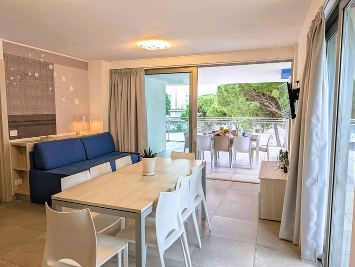 Ganze Ferienwohnung, Ferienwohnung mit Balkon und Klimaanlage in Ufficio 5, Lignano Sabbiadoro
