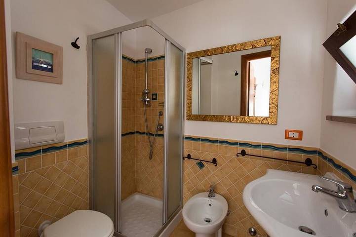 Ferienhaus für 4 Personen, mit Terrasse und Garten sowie Pool, mit Haustier auf den Liparische Inseln - 3