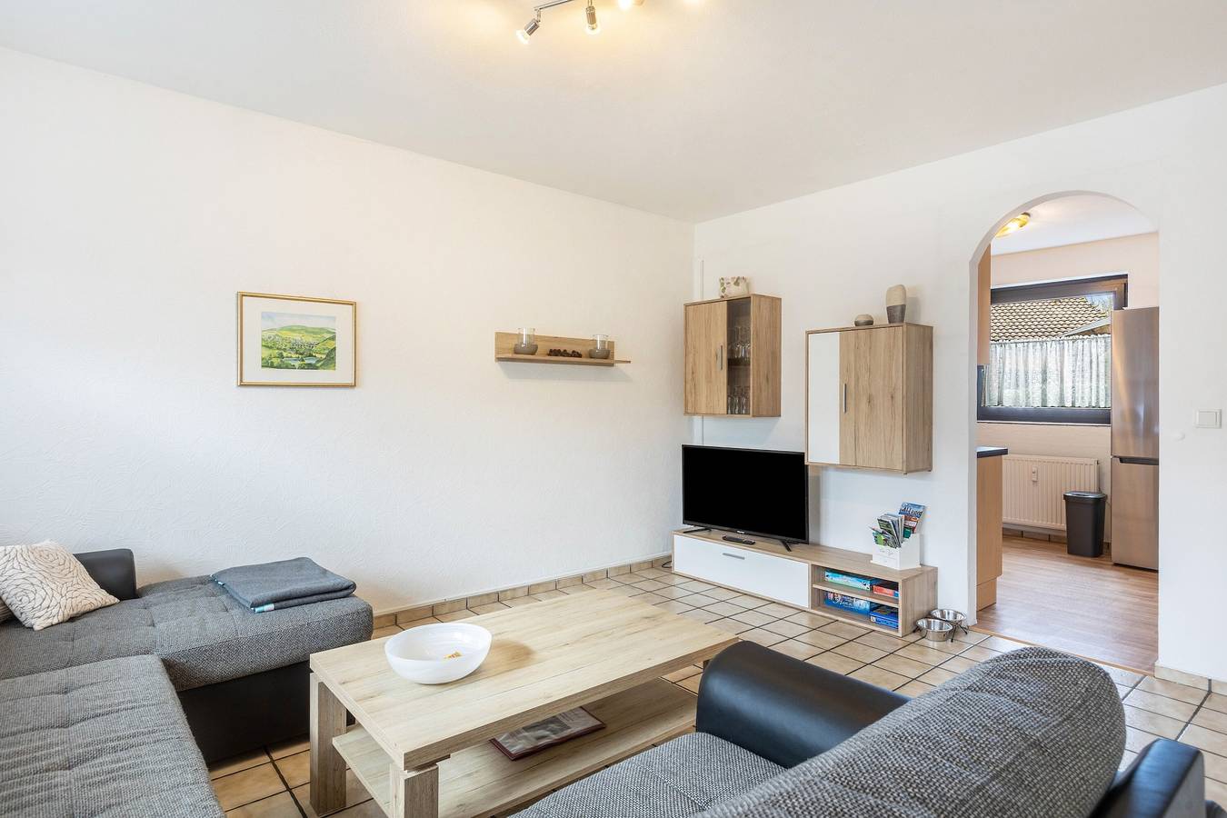 Ganze Wohnung, Ferienwohnung Möhne mit Gemeinschaftsterrasse, privatem Garten und Wlan in Körbecke, Möhnesee