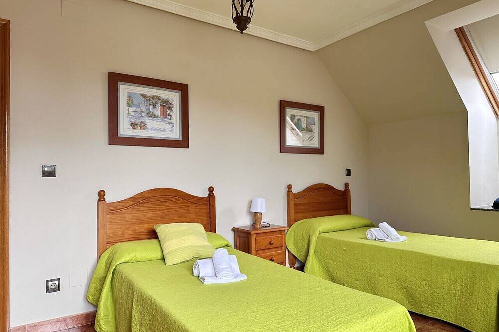 Ganze Wohnung, Apartamento en playa de Ris - Pineda 6608 in Noja, Kantabrische Küste