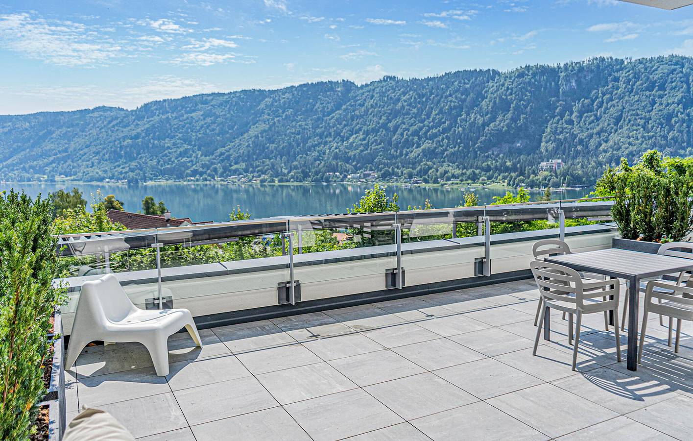 Ganze Ferienwohnung, Ferienwohnung für 2 Personen mit Seeblick in Treffen am Ossiacher See, Gerlitzen