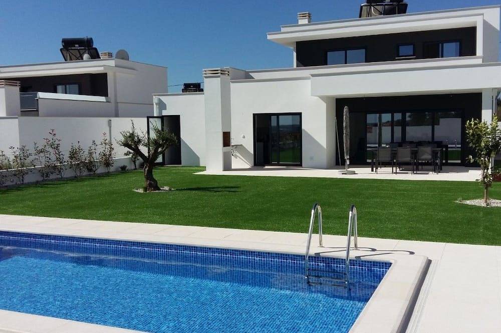 Neue moderne Villa mit privatem Pool in Nazaré, Leiria District