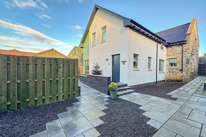 Log cabin for 6 people, with garden in Linlithgow