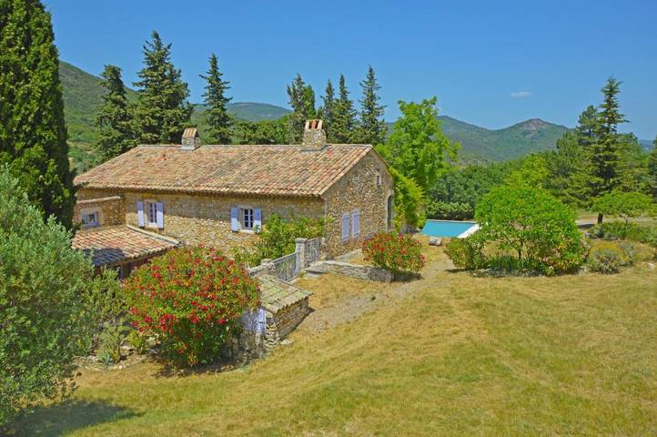 Villa pour 20 personnes, avec jardin ainsi que vue et piscine, animaux acceptés - 1