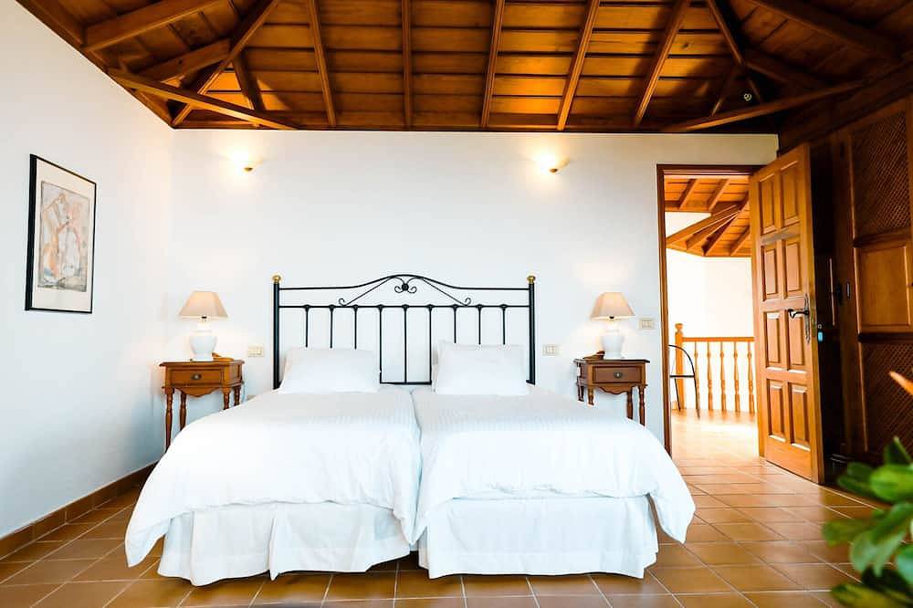 Villa-Classique-Sdb privée-Vue sur l'océan in El Fuerte, Breña Alta