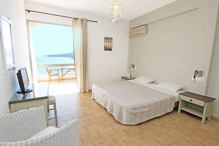 Gîte pour 2 personnes, avec jardin dans Poros - 3