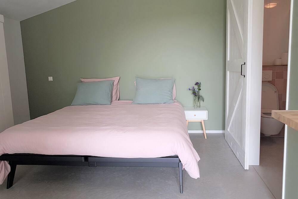 Ganze Wohnung, Romantic studio apartment with unobstructed view and near the beach, dunes, Amsterdam. in Castricum, Noord-Holland - Nordseeküste