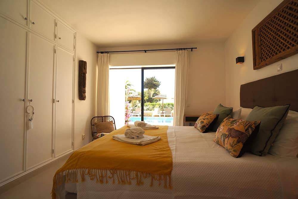 Charme Salema Villa - Oceanview - Privater Pool - Klimaanlage in Salema, Naturpark Südwest-Alentejo und Costa Vicentina