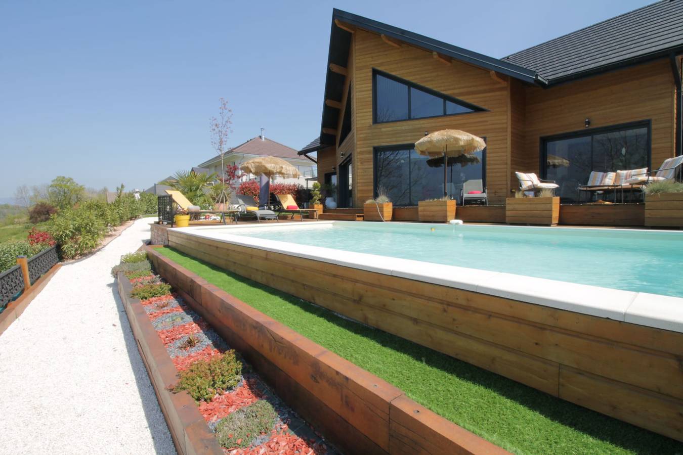 Magnifique villa piscine chauffée et clim ! in Viviers-du-Lac, Région de Chambéry