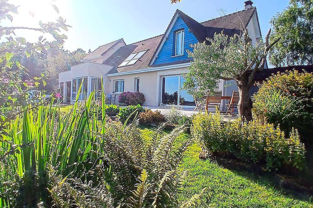 Villa Natura, jacuzzi and panoramic view of the bay and sea. in Sallenelles, Caen und Umgebung