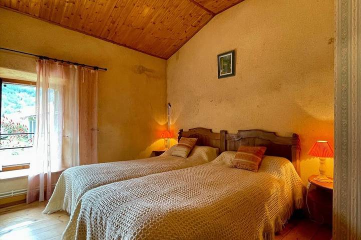 Gîte pour 8 personnes, avec jardin à Saint-Ilpize - 4