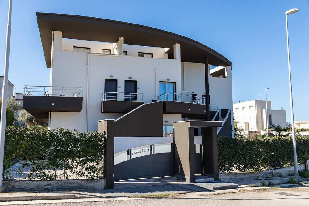 Appartamento intero, Villa Nebros - Monolocale con terrazza in Sant'Agata di Militello, Provincia di Messina