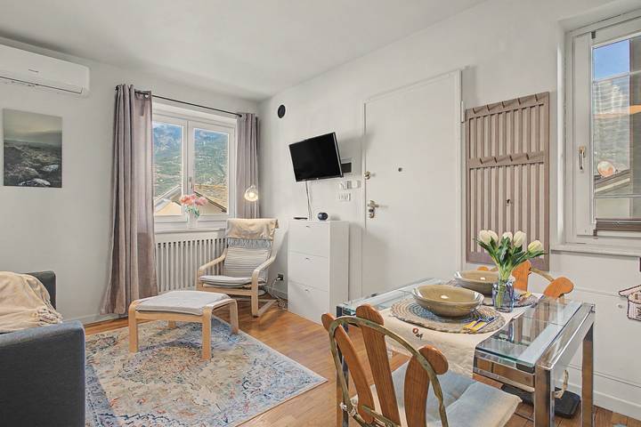 Apartment 'The Snowdrop' with Mountain View Balcony, Wi-Fi and AC in Valle d'Aosta in Neyran, Brissogne