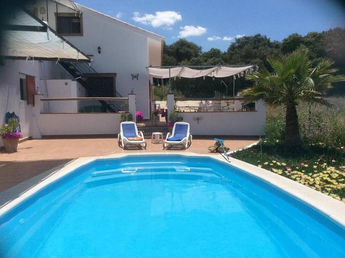 Chalet para 4 personas, con vistas además de piscina y jardín, Se admiten mascotas en Loja - 4