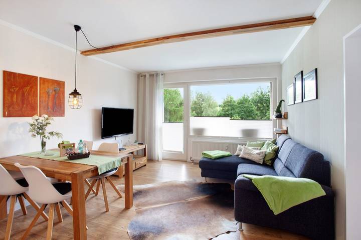 Ganze Wohnung, Ferienwohnung 'Kleine Auszeit' mit Gemeinschaftsgarten, Balkon und Wlan in Brilon, die Mittelgebirge