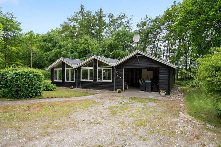 Ferienhaus für 8 Personen, mit Whirlpool und Terrasse sowie Sauna