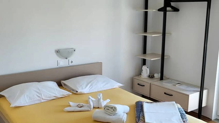 Ferienwohnung für 2 Personen, mit Haustier in Banjol - 2
