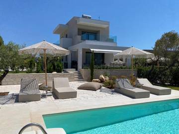 Gîte pour 6 personnes, avec piscine ainsi que jardin et vue dans Portes