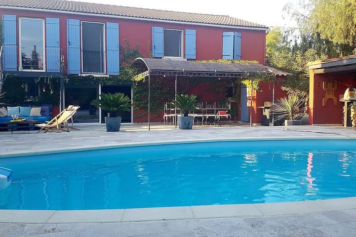 Location de vacances pour 6 personnes, avec jardin à Sarrians