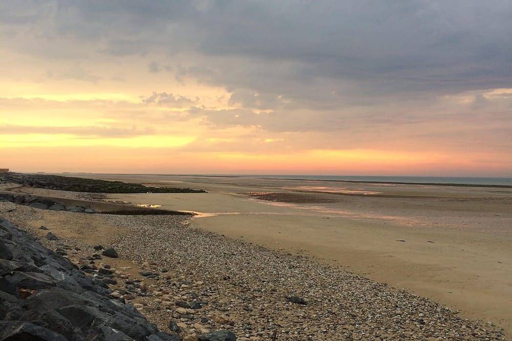 Entire apartment, Quai Est 2p, 100m from Gold Beach in Ver-sur-Mer, Côte de Nacre