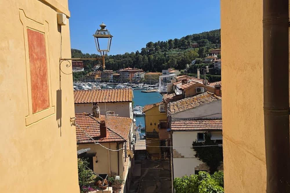 Studio Apartment (17 square meters, room with a double sofa bed, kitchenette, bathroom) in Porto Ercole, Maremma