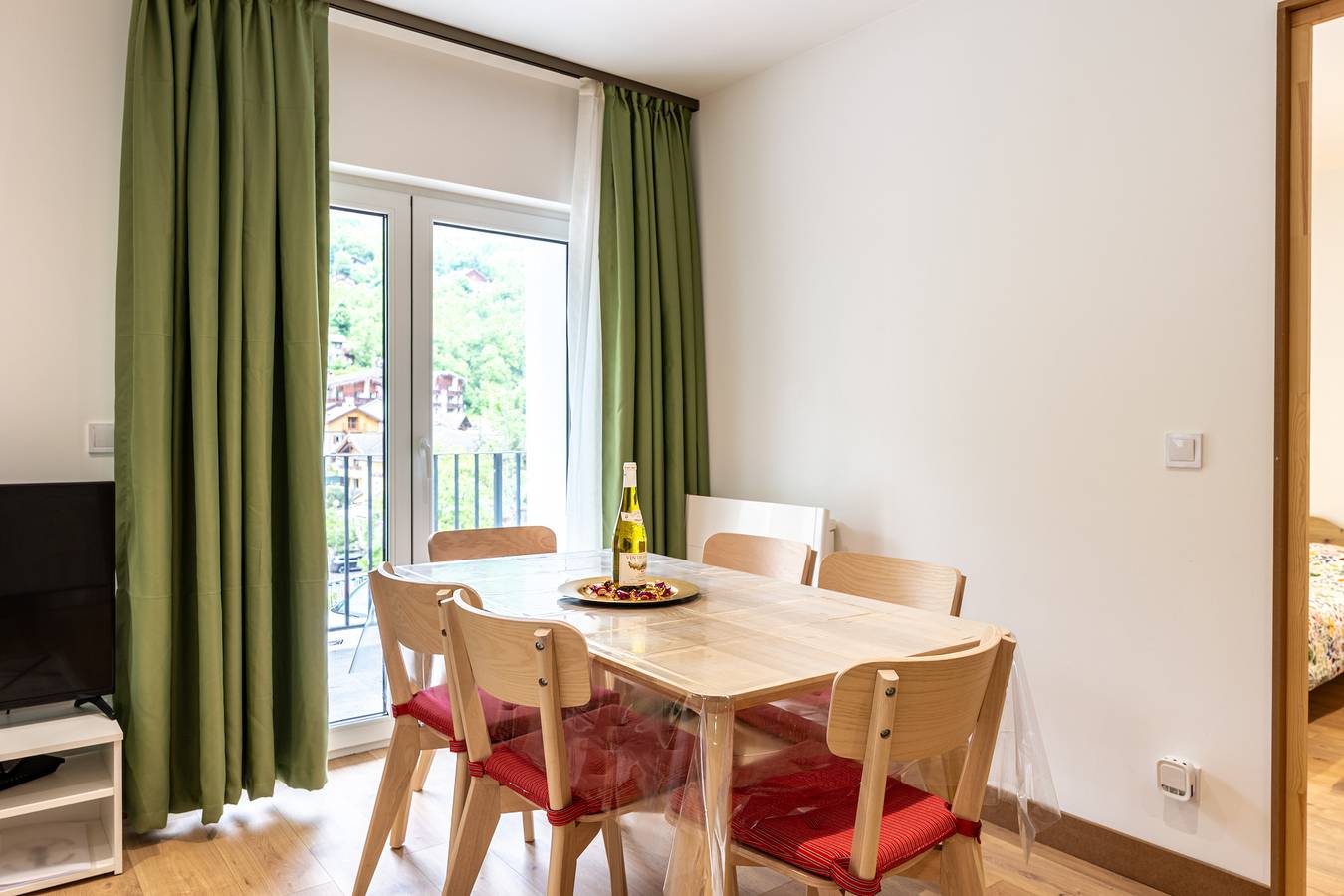 Ganze Wohnung, Ferienwohnung '101' mit Gemeinschaftsgarten und Wi-Fi in Brides-les-Bains, Les Trois Vallées