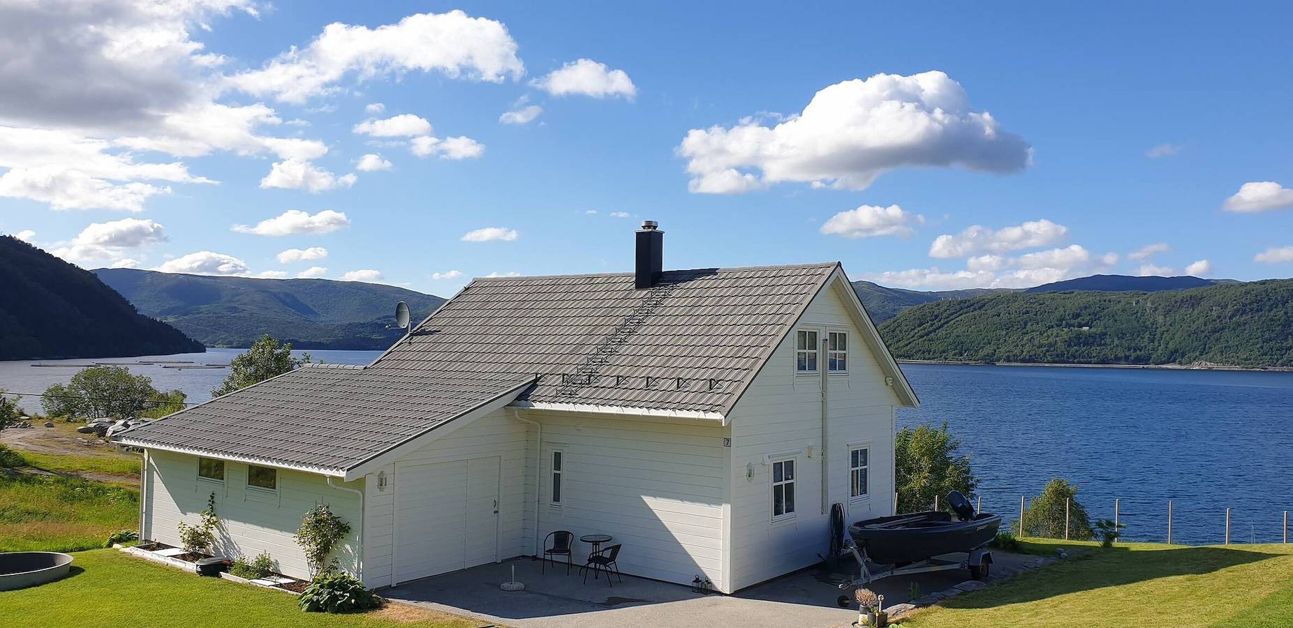 Ruhiges Ferienhaus mit Fjordblick in Davik, Nordfjord in Bremanger