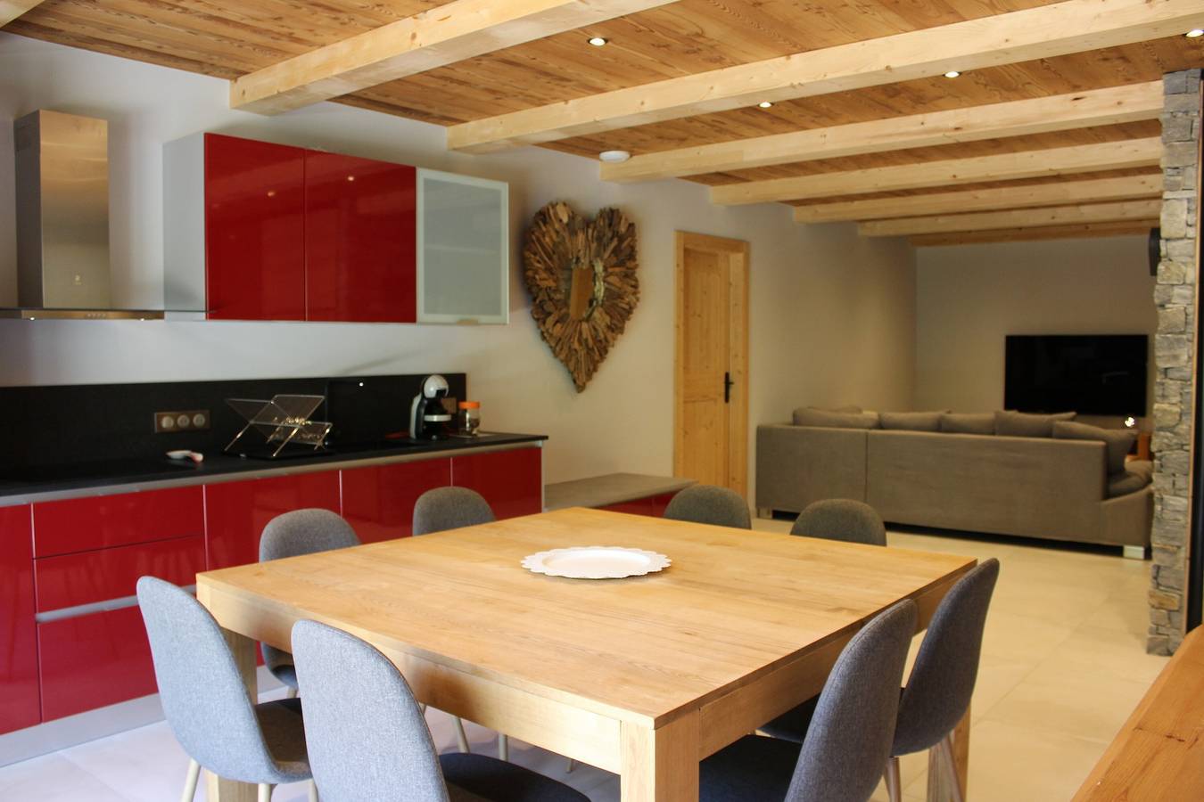 Appartement entier, Appartement Lisa - Dans chalet, Échappée montagnarde à deux pas des stations in Les Villards-sur-Thônes, Région d'Annecy