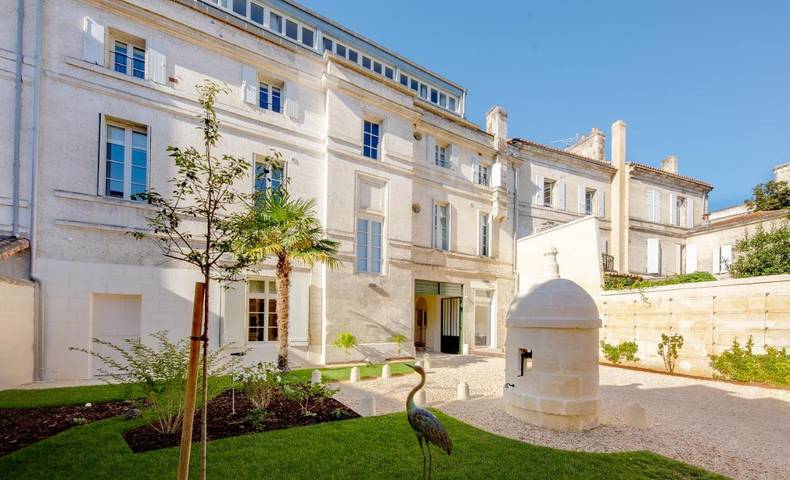 Appart’hôtel pour 2 personnes, avec Terrasse ainsi que Jardin et Vue