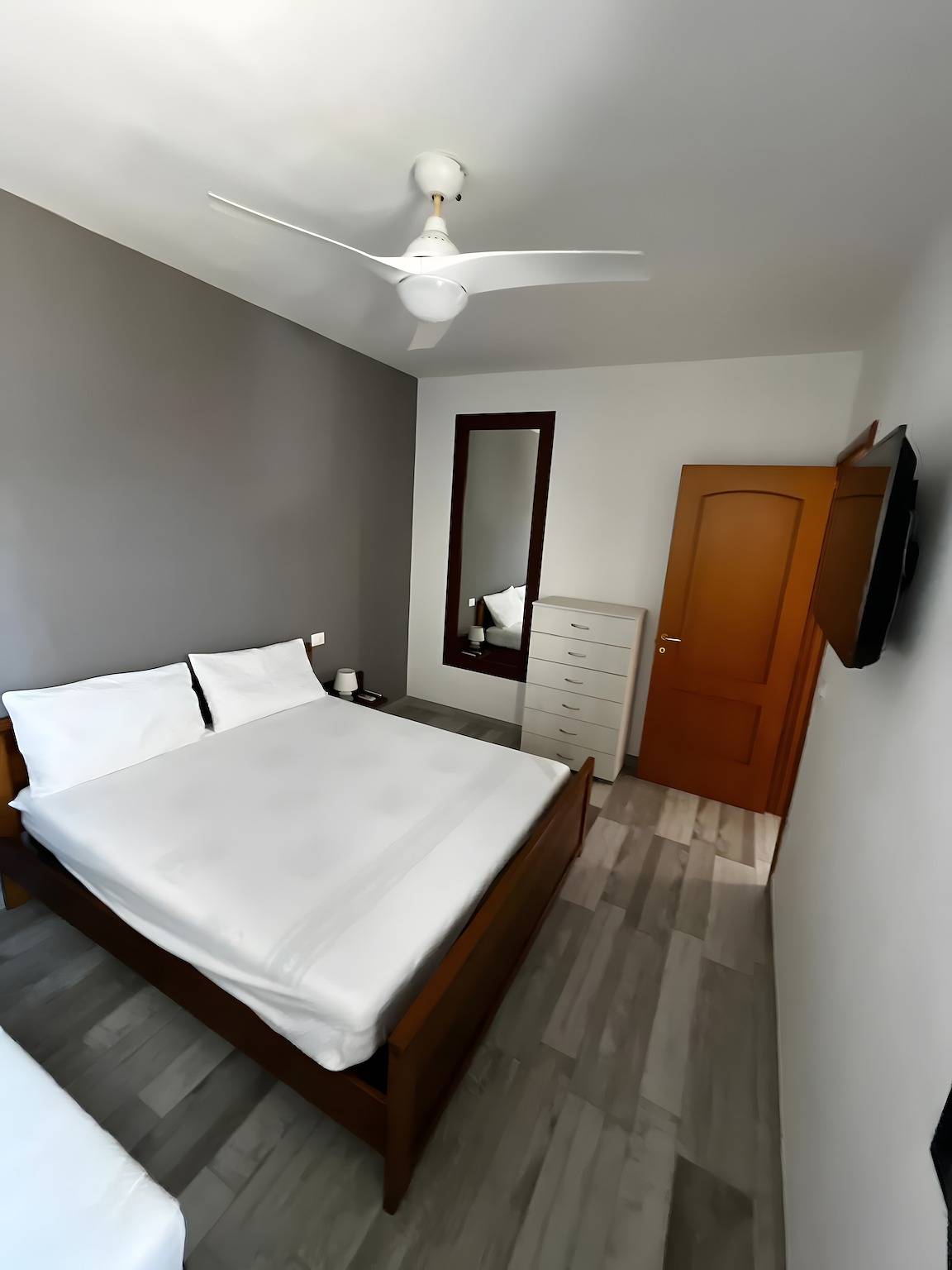 Casa Vacanze 'Giulia House' con Terrazza Privata, Wi-Fi e Aria Condizionata in Lido Specchiolla, Carovigno